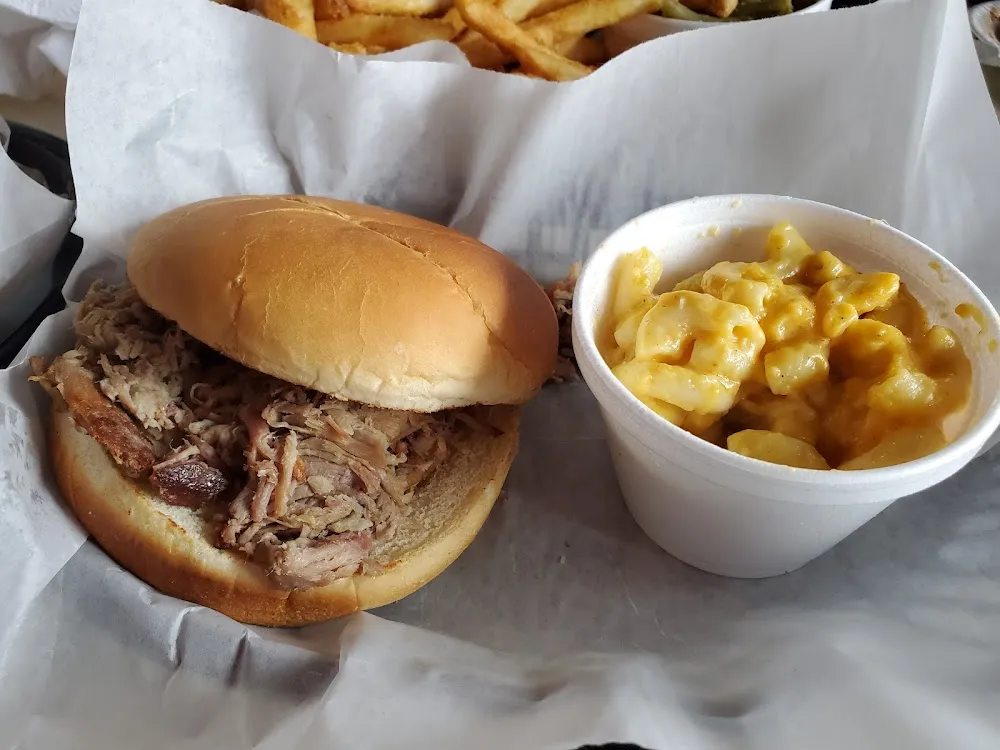 Child Pulled Pork and Mac Cheese